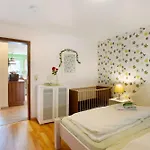 Koenigshof Apartmán *